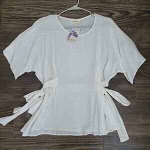 NWT ee:some Women Blouse Top S White Short Sleeves Round Neck Summer Lightweight